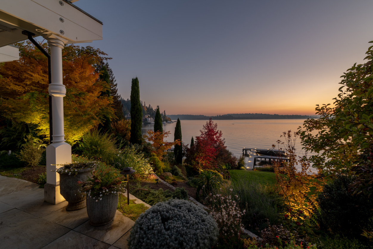 Meydenbauer Bay - View down to water