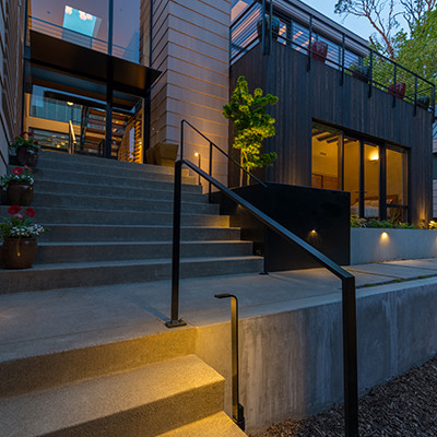 Path-Light-P1-90-Black