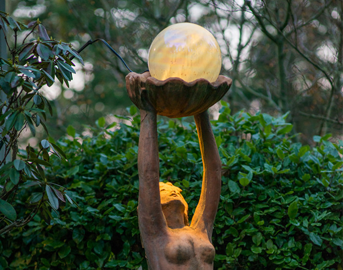 Port Townsend-statue with lamp