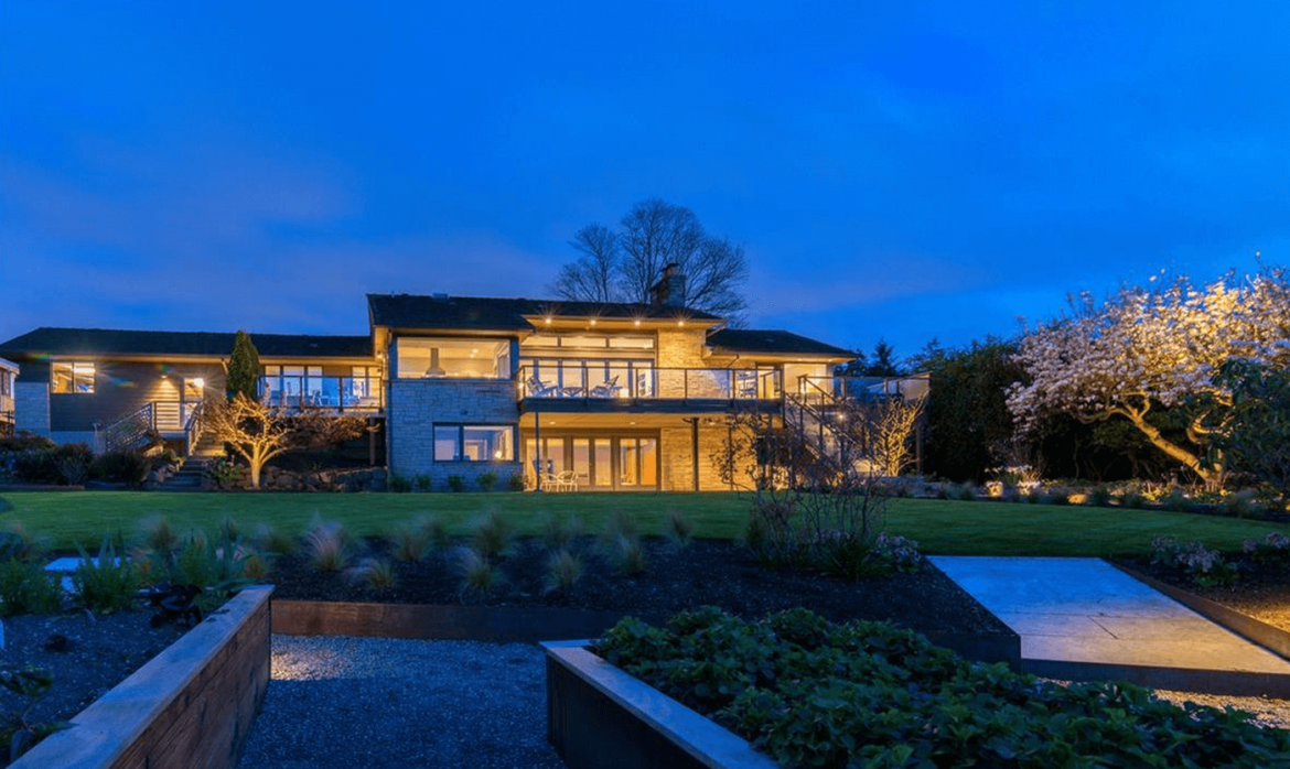 Ballard Residence - View from front lawn