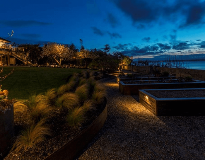 Ballard Residence-lawn with sea view