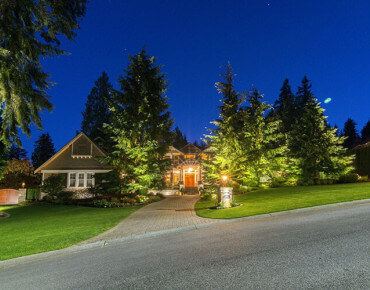 Bridle trails-pathway to the entrance door