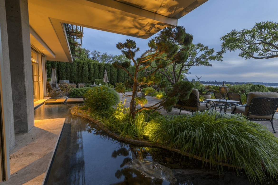 Carillon Point- pond