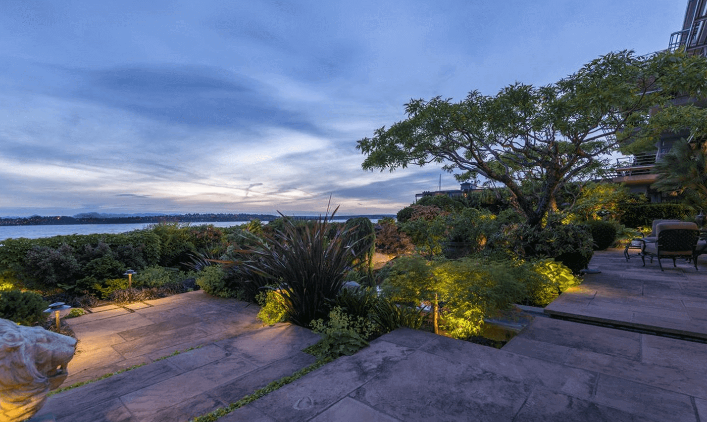 Carillon Point- sea view
