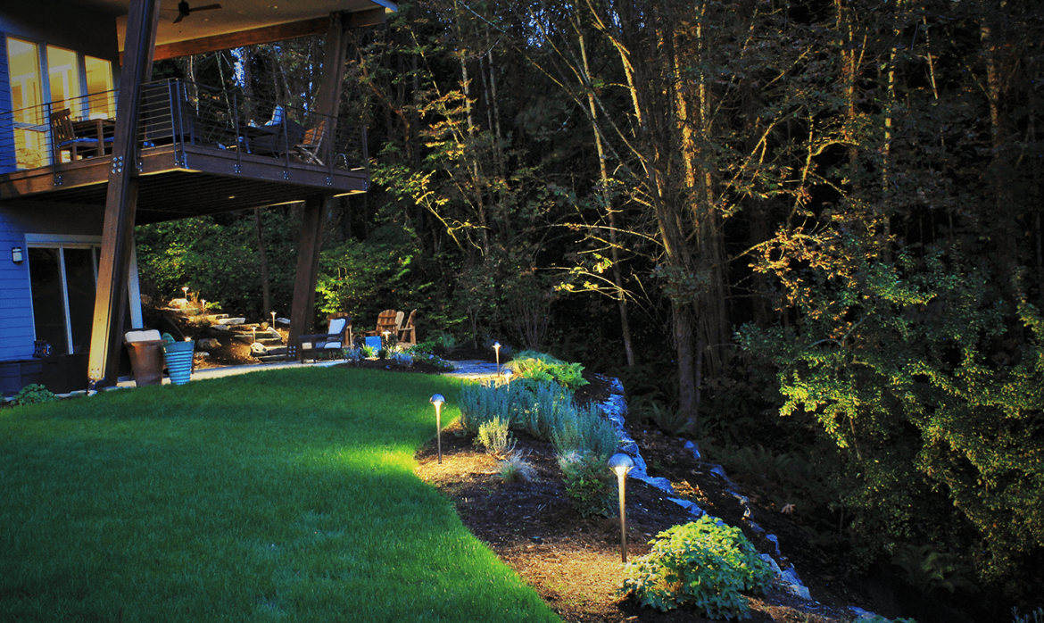 Juanita Hillside-lawn