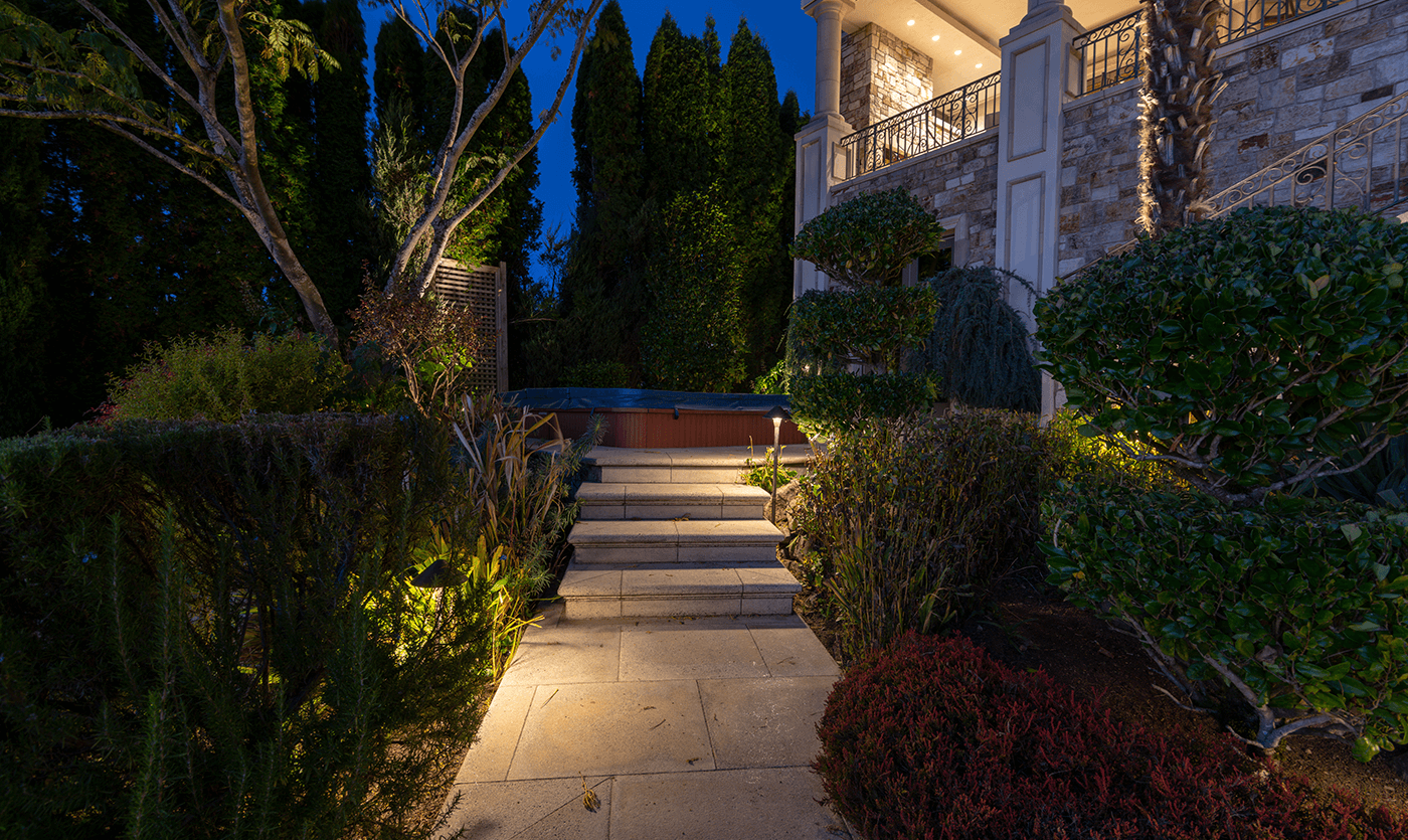 Lake Washington Home-steps to swimming pool