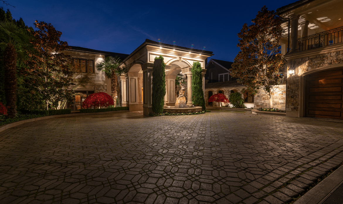 Lake Washington Home-driveway to entrance