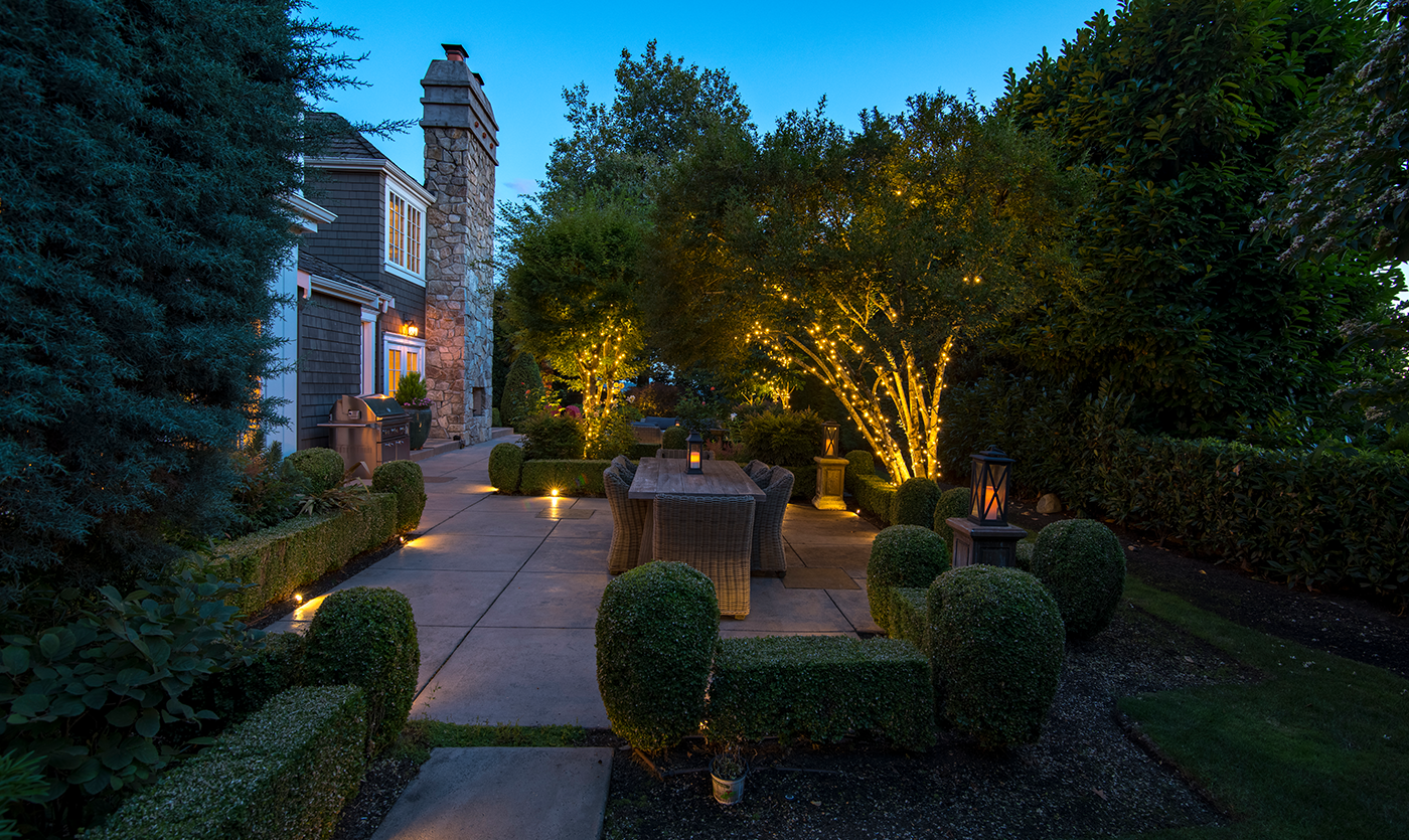 Medina Home- lawn with dining table
