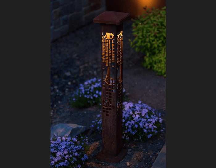 Suncadia Home- post light design on the garden