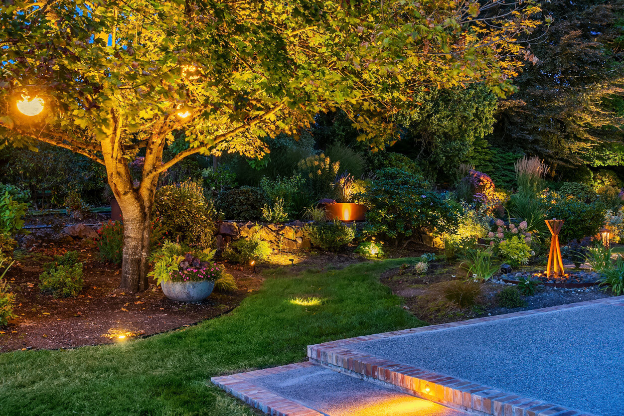 Hollywood Hills Outdoor Lighting Woodinville, WA Northwest Outdoor