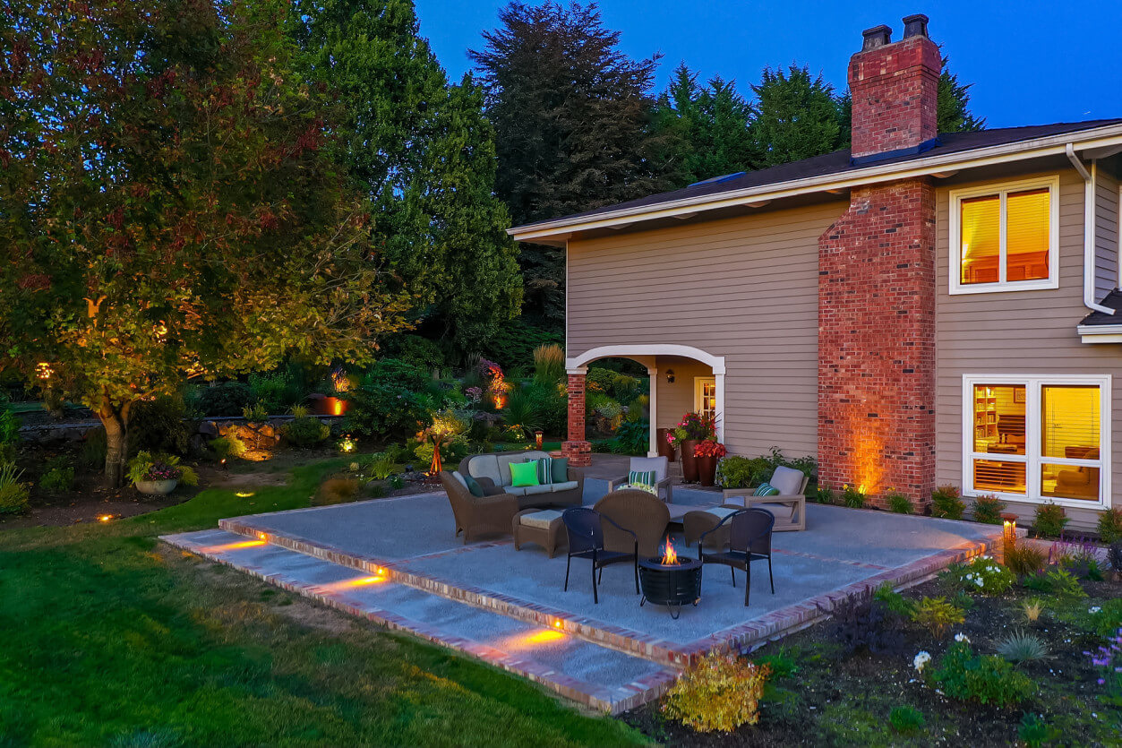 Hollywood Hills Outdoor Lighting Woodinville, WA Northwest Outdoor