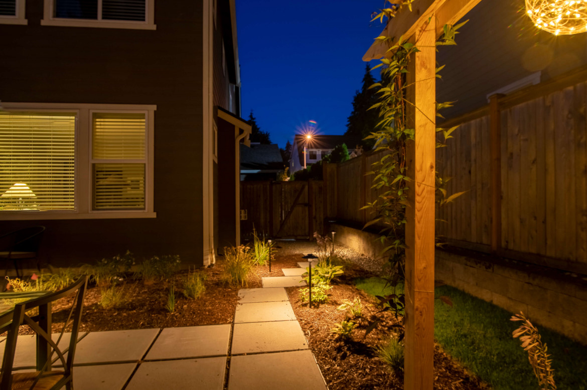 Northwest Outdoor Lighting installs led lights for Kirkland home.